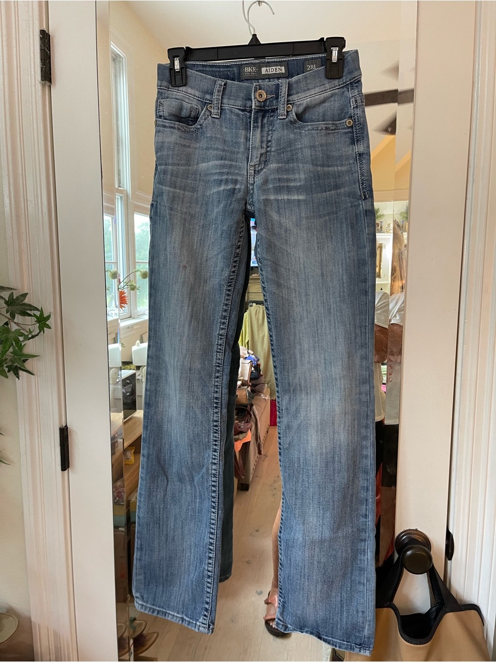 BKE Denim jeans Bootleg Size 28L Aiden style.